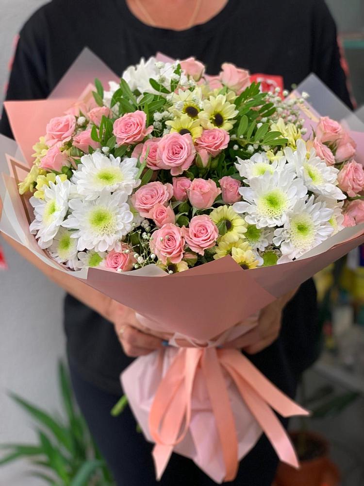 Букет цветов из: Розы и Хризантемы в Головинка Сочи