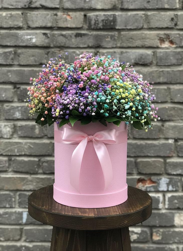 Цветочная композиция из Гипсофила и Розы в шляпной коробке в Головинка Сочи