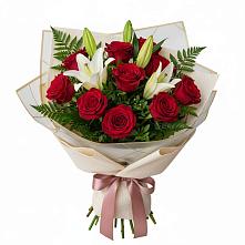 Букет цветов из:  Лилии и Розы в Головинка Сочи