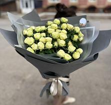 Букет Белые кустовые розы Солинеро в Головинка Сочи