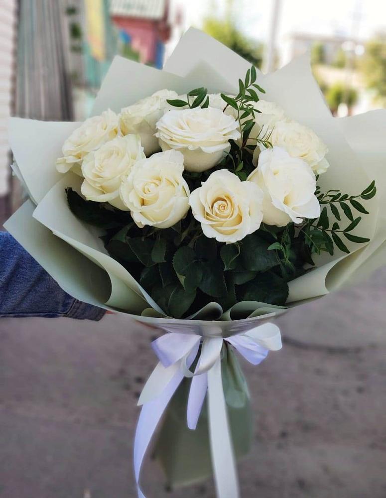 Букет Белые розы Проуд в Головинка Сочи