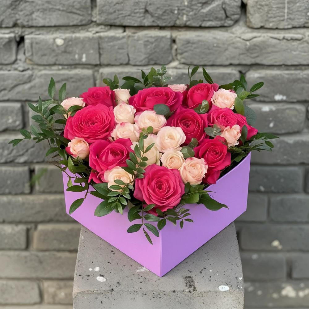 Цветочная композиция из Розы в коробке в Головинка Сочи