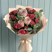 Букет цветов из:  Гвоздики и Розы в Головинка Сочи