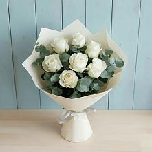 Букет Белые розы в Эвкалипте в Головинка Сочи