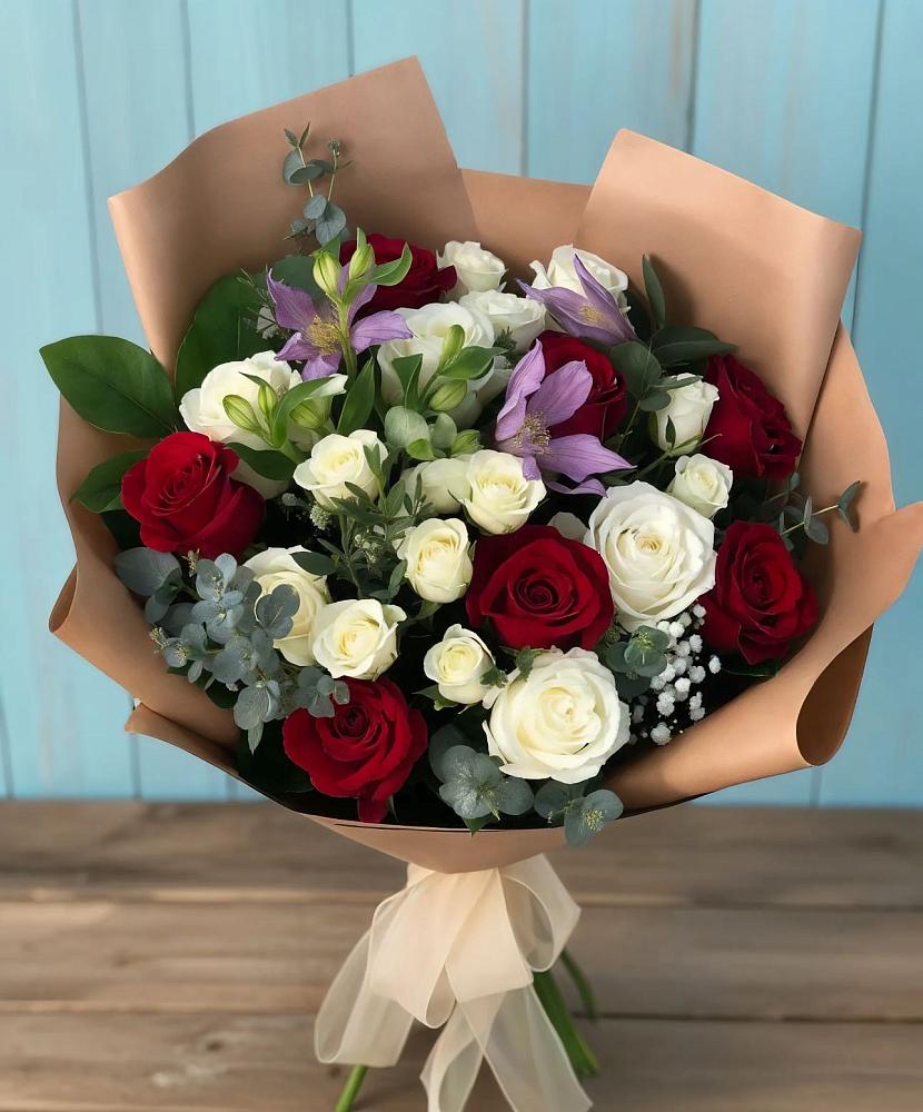 Букет цветов из: Розы и Альстромерии в Головинка Сочи