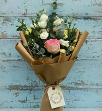 Букет цветов из:  Розы и Лизиантусы в Головинка Сочи