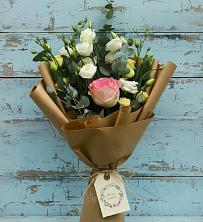 Букет цветов из:  Розы и Лизиантусы в Головинка Сочи