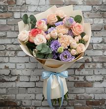 Букет цветов из:  Розы, Лизиантусы и Гвоздики в Головинка Сочи