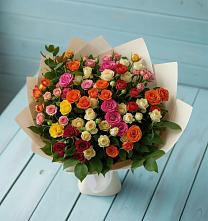Букет Микс из разноцветных кустовых роз в Головинка Сочи