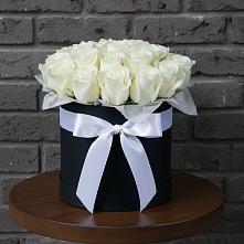 Цветочная композиция из Розы в шляпной коробке в Головинка Сочи